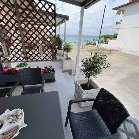 Σπίτι διακοπών Fully Renovated Beachfront Loft In Fourka Σκάλα Φούρκας