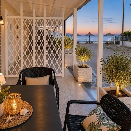 Fully Renovated Beachfront Loft In Fourka Σπίτι διακοπών