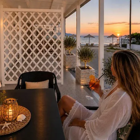 Σπίτι διακοπών Fully Renovated Beachfront Loft In Fourka Σκάλα Φούρκας