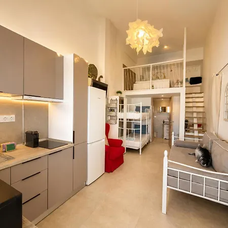 Σπίτι διακοπών Fully Renovated Beachfront Loft In Fourka *
